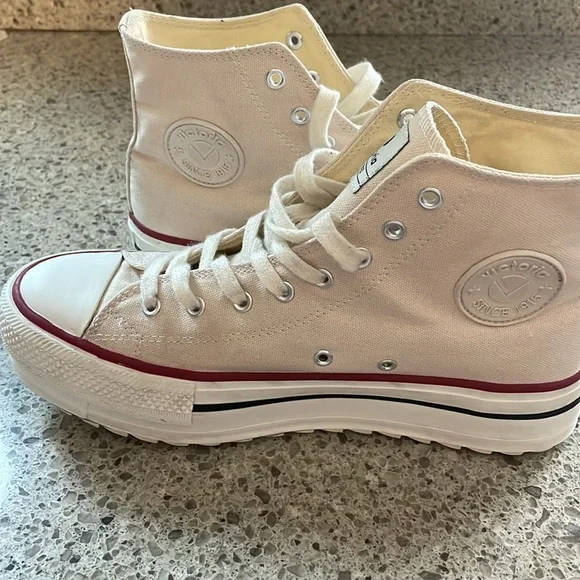 Victoria - Size 39 - cream/pale pink platform high tops - Picture 3 of 6